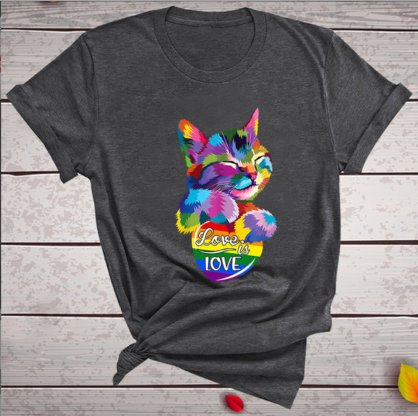 T-shirt con gatto con focolare LGBT, l'amore è amore